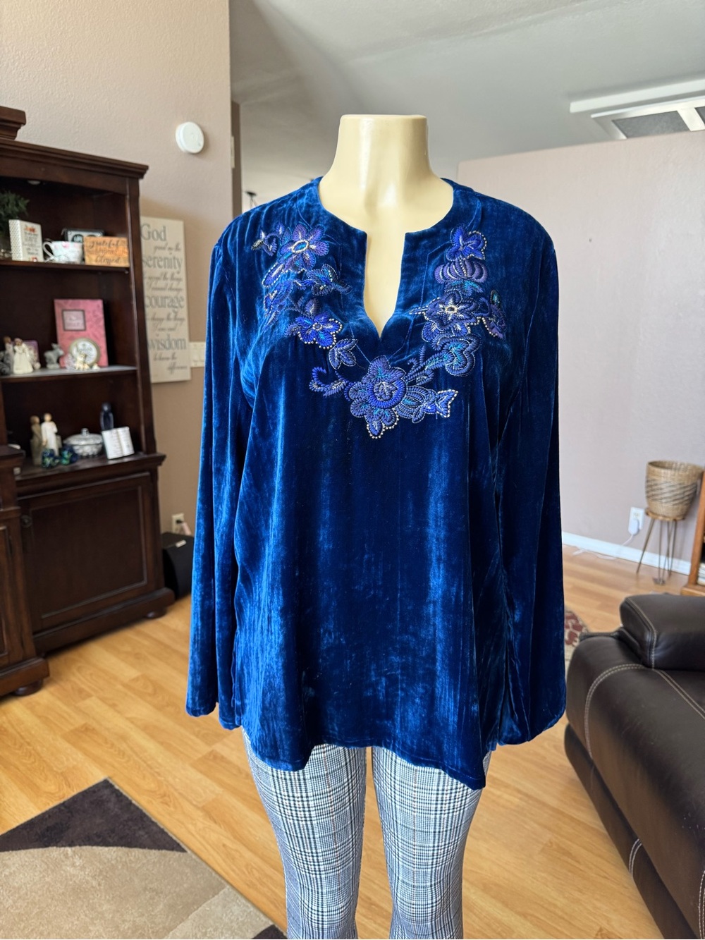 Chico's royal blue velvet V-neck blouse w/floral embroidery-size L